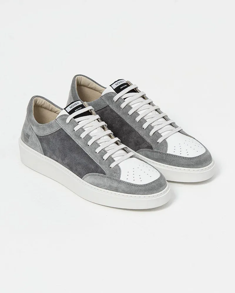 009 SNEAKERS IN GREY