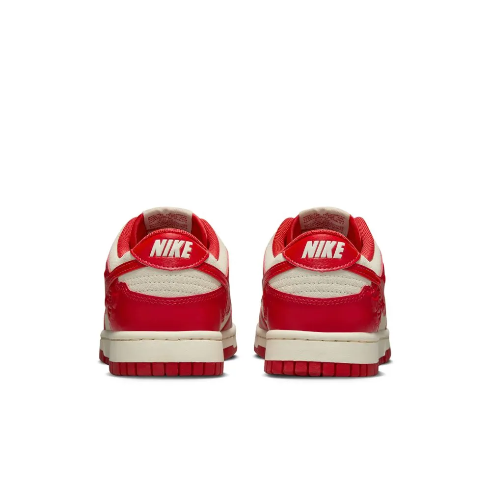 NIKE Dunk Low Womens Sneakers