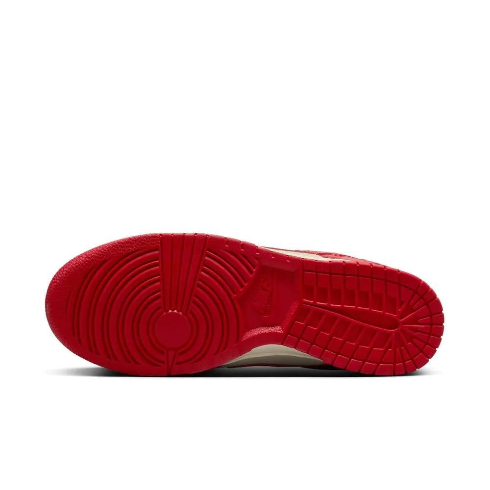 NIKE Dunk Low Womens Sneakers