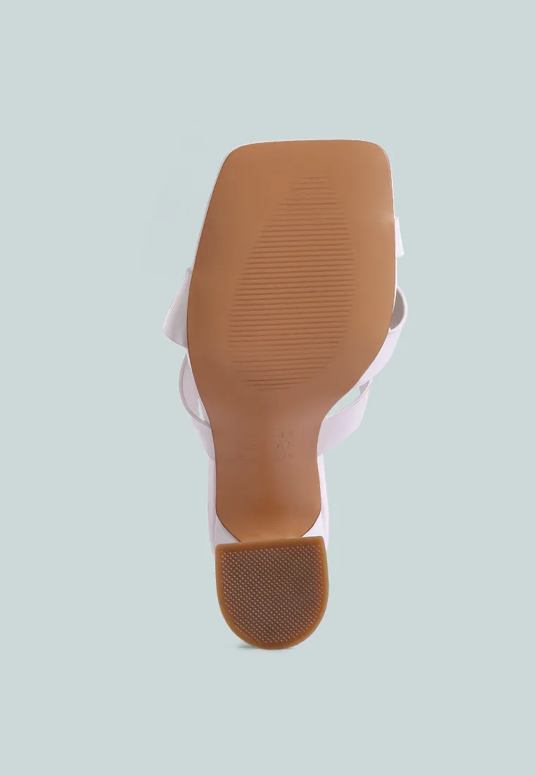 snatched intertwined toe ring heeled sandals